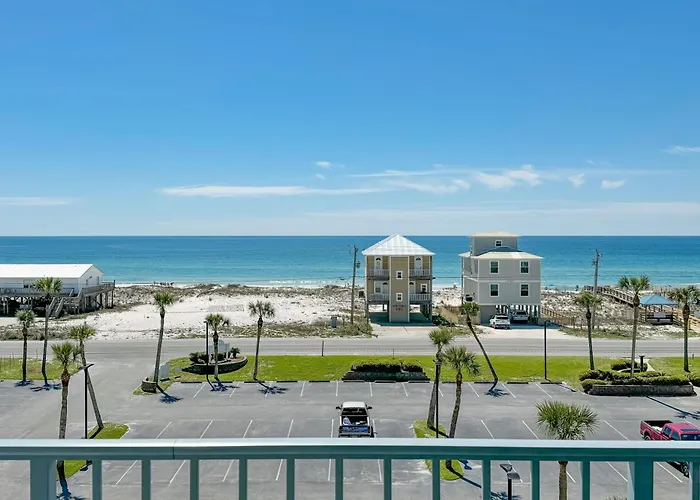 Holiday home 1br/1ba Sleeps 4 Near W/ Breathtaking Ocean Views