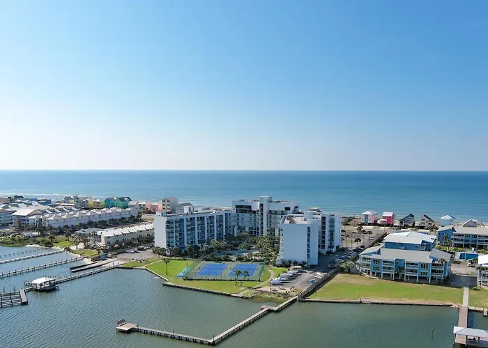 Holiday home 1br/1ba Sleeps 4 Near W/ Breathtaking Ocean Views *