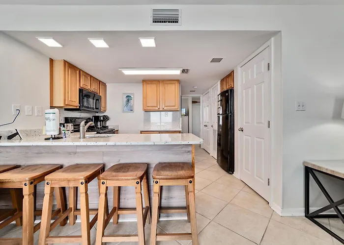 1br/1ba Sleeps 4 Near W/ Breathtaking Ocean Views Holiday home *